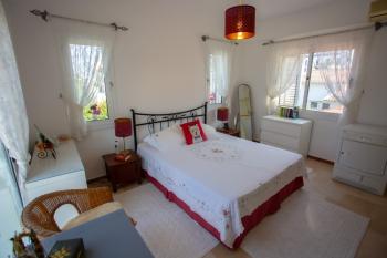 Girne Doğanköy'de 620m2 arsa büyüklüğü içinde,Özel Yüzme Havuzlu,Satılık 3+1 Villa
