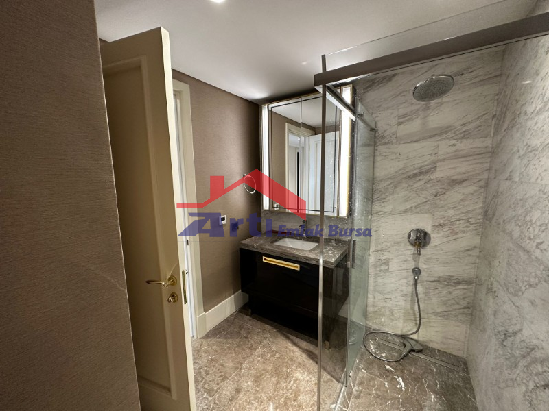 ARTI'DAN BÜYÜKYALI'DA SATILIK DENİZ MANZARALI LÜKS DAİRE