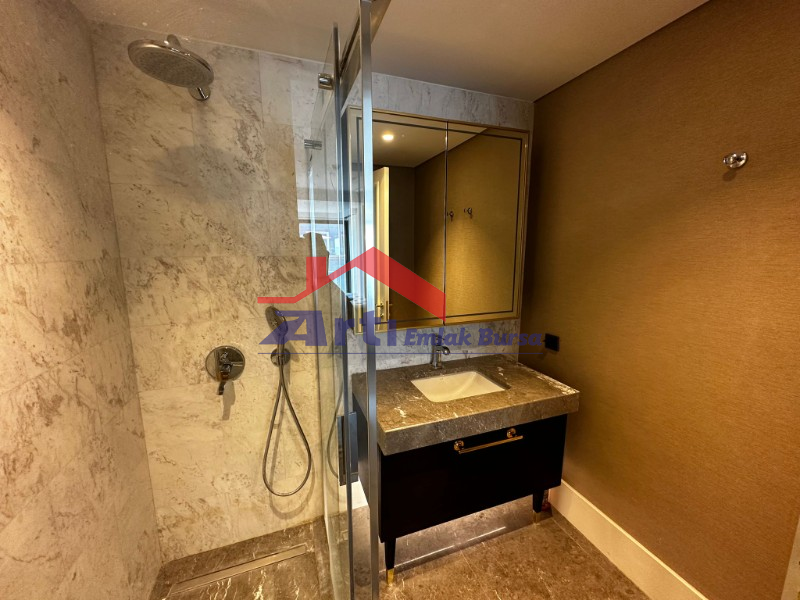 ARTI'DAN BÜYÜKYALI'DA SATILIK DENİZ MANZARALI LÜKS DAİRE
