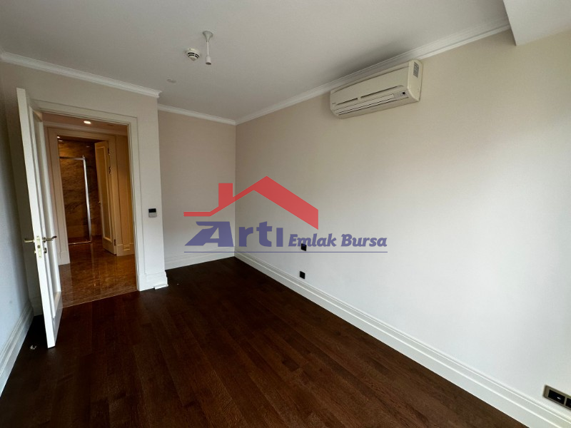 ARTI'DAN BÜYÜKYALI'DA SATILIK DENİZ MANZARALI LÜKS DAİRE