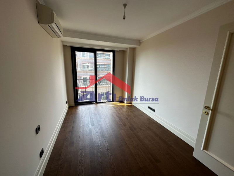 ARTI'DAN BÜYÜKYALI'DA SATILIK DENİZ MANZARALI LÜKS DAİRE