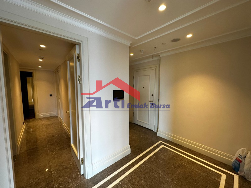 ARTI'DAN BÜYÜKYALI'DA SATILIK DENİZ MANZARALI LÜKS DAİRE