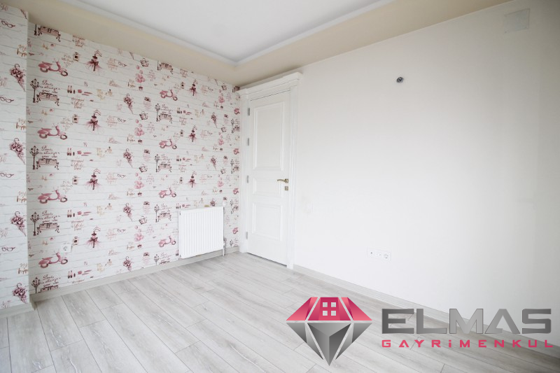 Elmas’tan Akdeniz Mah.’De Merkezi Konumlu Elit Site İçi 4+1