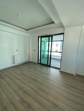 GÜVENAY - ÇORUM MEHMET AKİF ERSOY 1.CADDE ÜZERİ SATLIK SIFIR  3+1 DAİRE