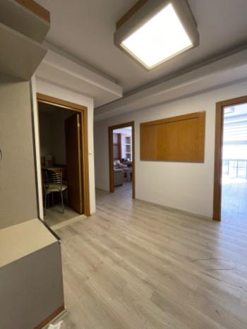 GÜVENAY - ÇORUM GAZİ CADDESİ ÜZERİ SATILIK 1+1 OFİS