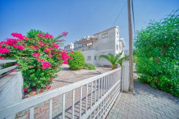 Kıbrıs Lefkoşa Küçük Kaymaklı Bölgesinde 6+2 Villa