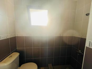 FIRSAT Kıbrıs Girne Lapta da Ful Kesilmez Deniz Manzaralı 2+1 Satılık Bahçe ve Üst Kat Daire