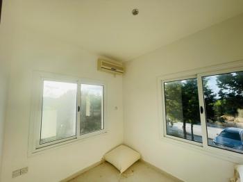 FIRSAT Kıbrıs Girne Lapta da Ful Kesilmez Deniz Manzaralı 2+1 Satılık Bahçe ve Üst Kat Daire