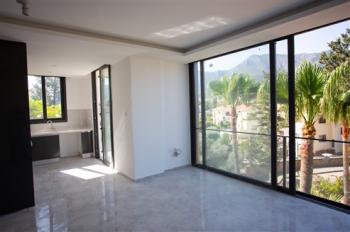 Girne Ballapais'de 3 Yatak Odalı, Satılık Daire