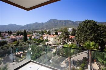 Girne Ballapais'de 3 Yatak Odalı, Satılık Daire