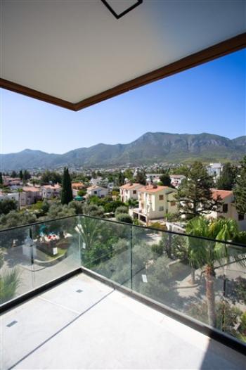 Girne Ballapais'de 3 Yatak Odalı, Satılık Daire
