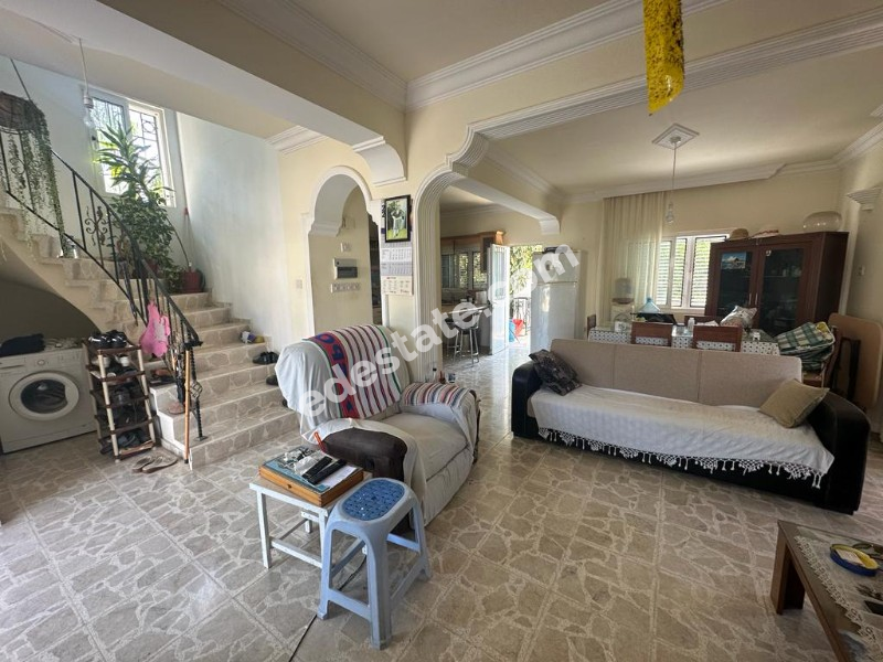 Girne Çatalköy'de Satılık 3+1 Villa