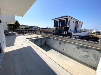 Didim'de Satılık Deniz Manzaralı 4+1 Villa