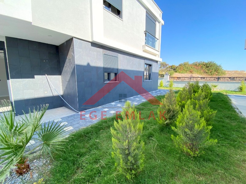 Didim'de Satılık Deniz Manzaralı 4+1 Villa