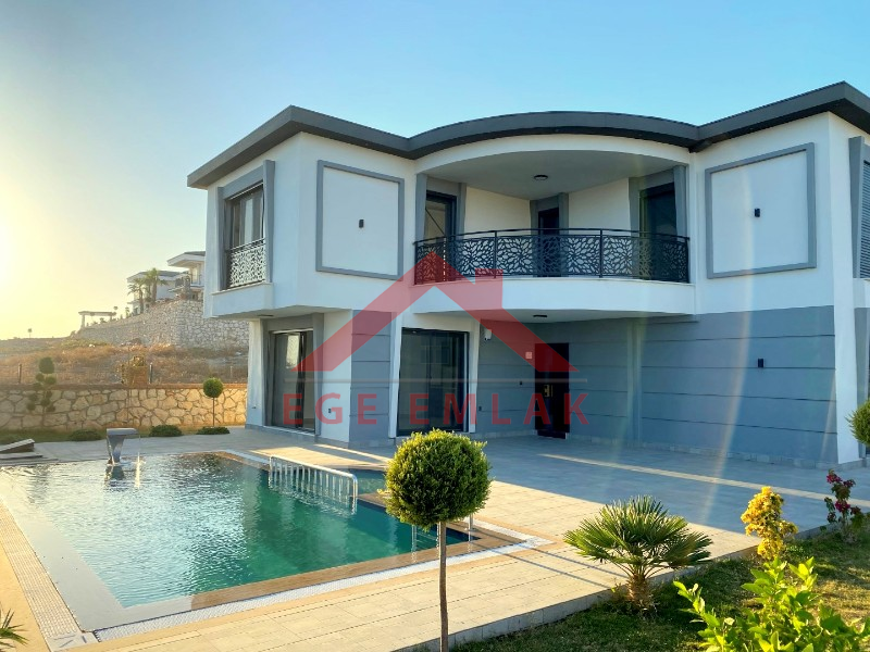 Didim'de Site İçinde Satılık Müstakil Villa