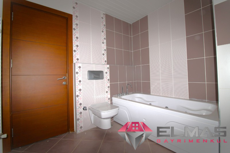 Elmas’tan F. Morel’in En Ünlü Sitesi! Hazır Olun! Lüks 3+1!