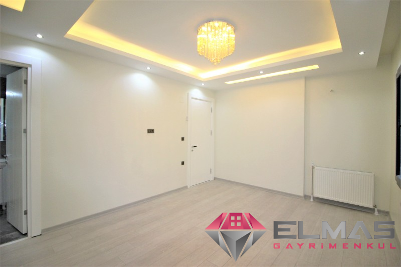 Portakal’da Cepheleri Açık Havuzlu Doğalgazlı Site İçi 4+1