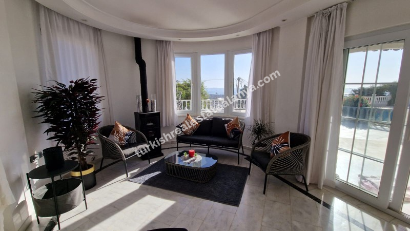 2+1 VİLLA SALE WITH POOL AND SEA VIEW 