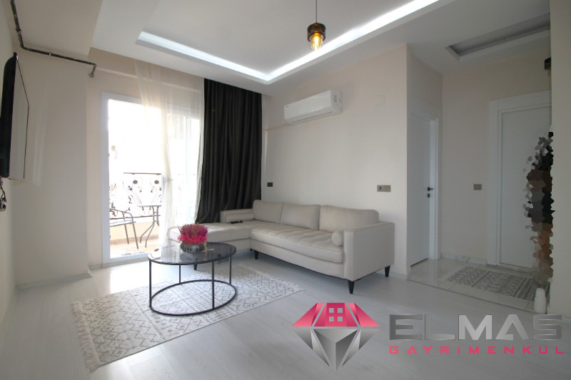 Elmas’tan Tece’de Site İçi Havuzlu Eşyalı Satılık 1+1