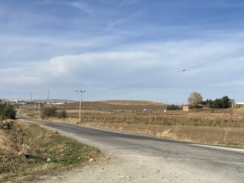 GÜVENAY - ÇORUM ORGANİZE KARŞISI KADIKIRI MEVKİİ 34 DÖNÜM SATILIK TARLA