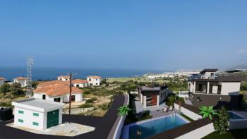 Kıbrıs Girne Esentepe'de Satılık Havuzlu Villa