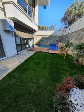 Güzelbahçe de Satılık Villa Müstakil Havuz Bahçe Lüx Özel Proje