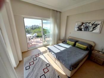 Didim Akbük’te Deniz Manzaralı Site İçinde Satılık 3+1 Villa