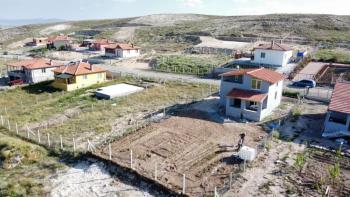 GÜVENAY - ÇORUM MERKEZE 15 KM BEYDİLİ İLERİSİ SATILIK EVİ OLAN BAĞ