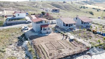 GÜVENAY - ÇORUM MERKEZE 15 KM BEYDİLİ İLERİSİ SATILIK EVİ OLAN BAĞ