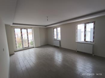 GÜVENAY - ÇORUM OSMANCIK YOLU ÜZERİ YUMURTA OKULU YANI 3+1 DAİRE