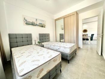 K.K.T.C Girne Merkezde Taşınmaya Hazır Satılık 2+1 Geniş Daire