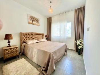 K.K.T.C Girne Merkezde Taşınmaya Hazır Satılık 2+1 Geniş Daire