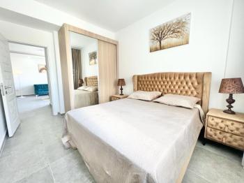 K.K.T.C Girne Merkezde Taşınmaya Hazır Satılık 2+1 Geniş Daire