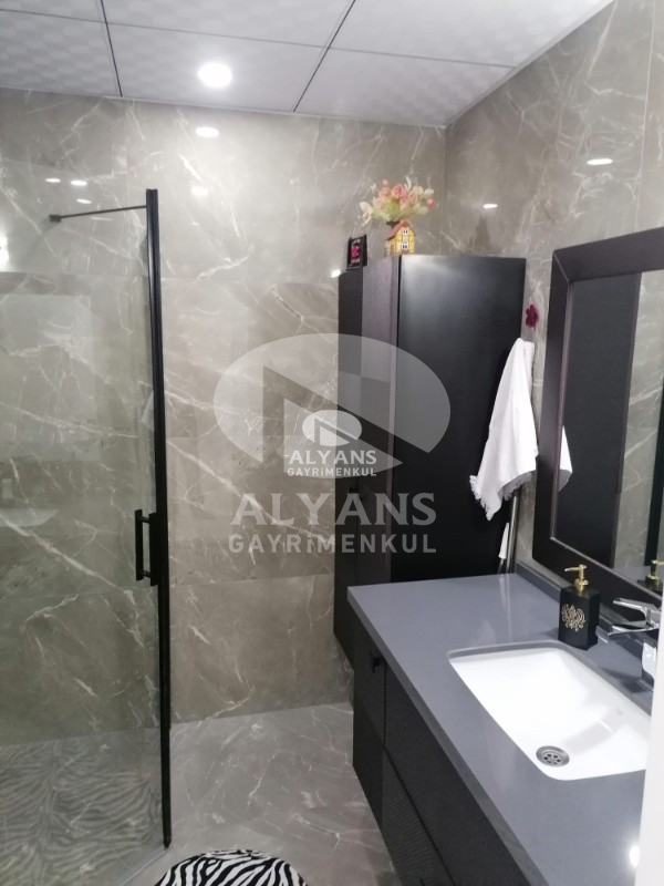 ALYANS'TAN DENİZE YAKIN AQUAPARKLI FULL SOSYAL ALANLI GENİŞ 4+1