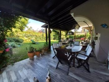 Bademli Meşeliköy Sitesinin en güzel konumunda sera bahçeli müstakil villa 