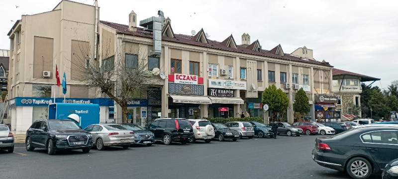 Zekeriyaköy Çarşısında Satılık Dükkan
