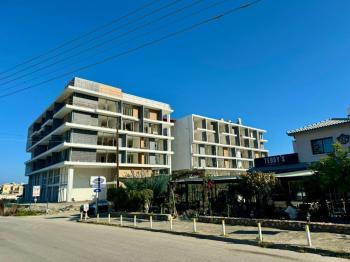 Kıbrıs Girne Merkez Karakum Bölgesinde Kiralık Sendeli 100 M2 Dükkan