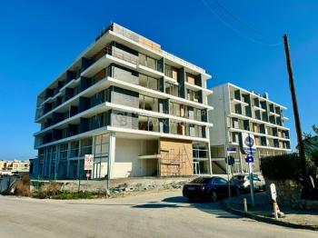 Kıbrıs Girne Merkez Karakum Bölgesinde Kiralık Sendeli 100 M2 Dükkan