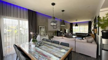 Zeytinlik Bölgesinde Özel Tasarim Türk Tapulu Satılık Lüks Villa!