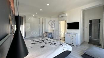 Zeytinlik Bölgesinde Özel Tasarim Türk Tapulu Satılık Lüks Villa!