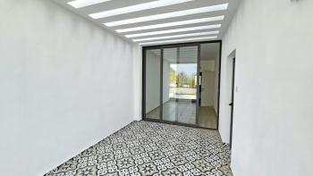 Girne Merkezde Yeni Yapilan 3+1 Satılık ikiz Villa!