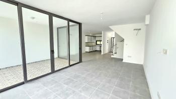 Girne Merkezde Yeni Yapilan 3+1 Satılık ikiz Villa!