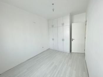 KIBRIS GİRNE ALSANCAK BÖLGESİNDE ZEMİN KATTA SATILIK  2+1 DAİRE