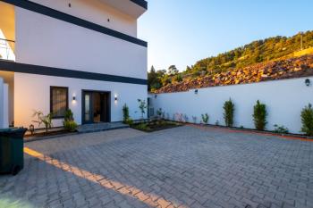 Fethiye Kelebekler Vadisi Kirme'de Muhteşem Manzaralı Full Eşyalı Tripleks Villa
