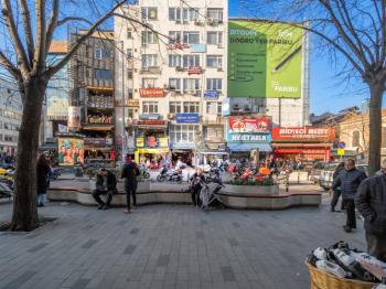 Bakırköy İstanbul Caddesi'nde Pelin Pasajı'nda Kiralık Dükkan