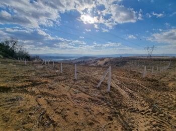 GÜVENAY - ÇORUM BARAJ MANZARALI MERKEZDE 475 M² BAHÇELER