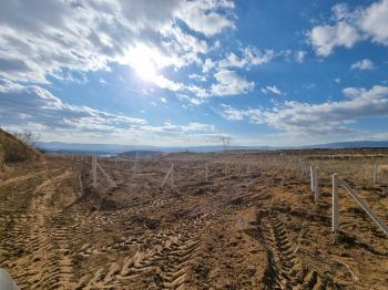 GÜVENAY - ÇORUM BARAJ MANZARALI MERKEZDE 475 M² BAHÇELER