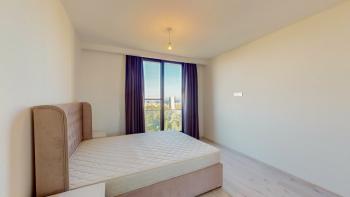 Kıbrıs Girne Merkezde Site İçerisinde Özel Teras Yüzme Havuzlu Satılık 4+1 Tripleks Penthouse