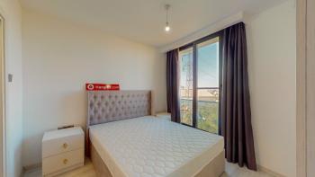 Kıbrıs Girne Merkezde Site İçerisinde Özel Teras Yüzme Havuzlu Satılık 4+1 Tripleks Penthouse