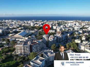 Kıbrıs Girne Merkezde Site İçerisinde Özel Teras Yüzme Havuzlu Satılık 4+1 Tripleks Penthouse